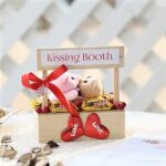 Wooden Kisses Home Decor