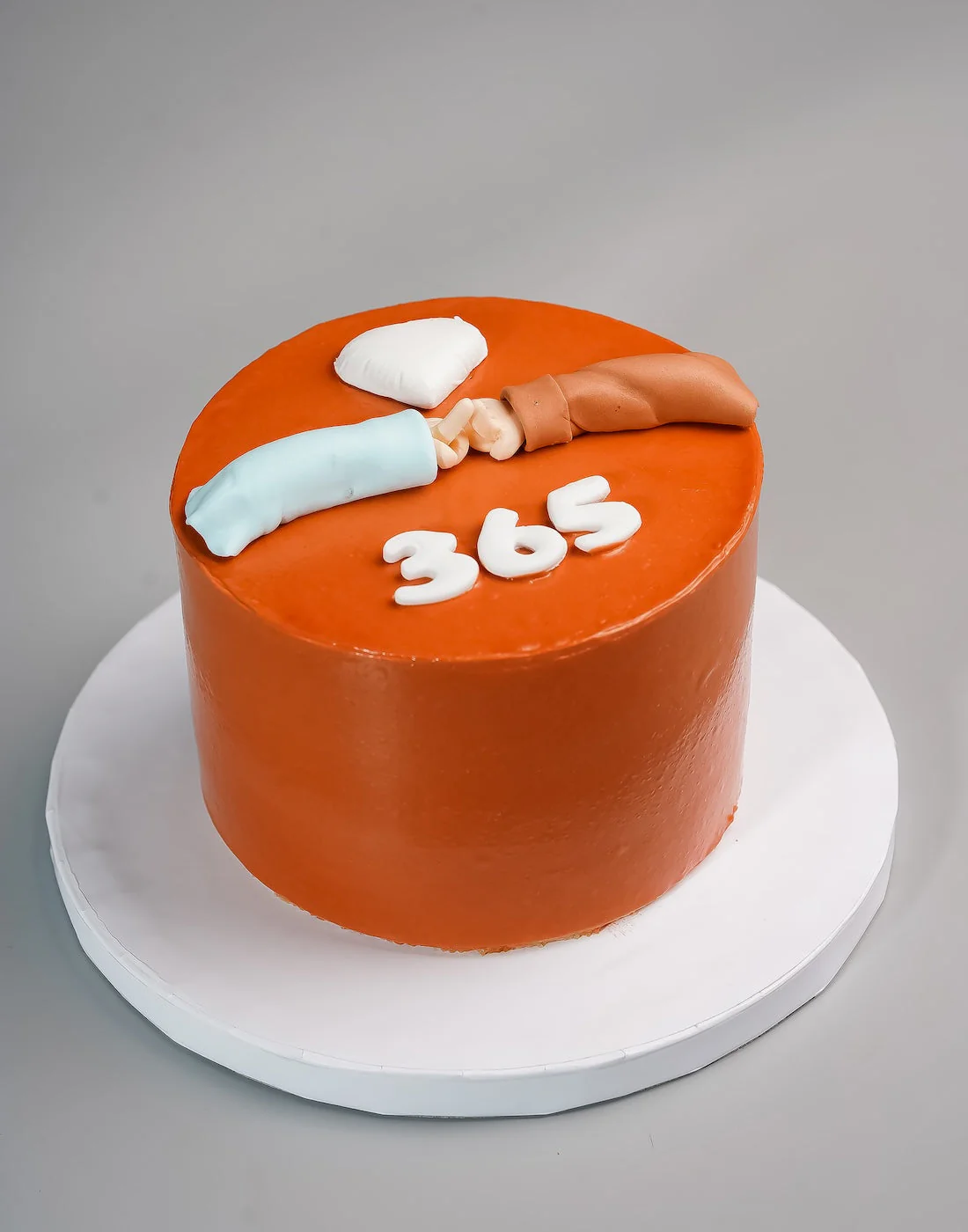Love in 365 Days Cake Love in 365 Days Cake