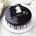 Small-Batch Chocolate Cream Round Cake