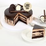 Feathery Chocolate Cream Round Cake - Image 3